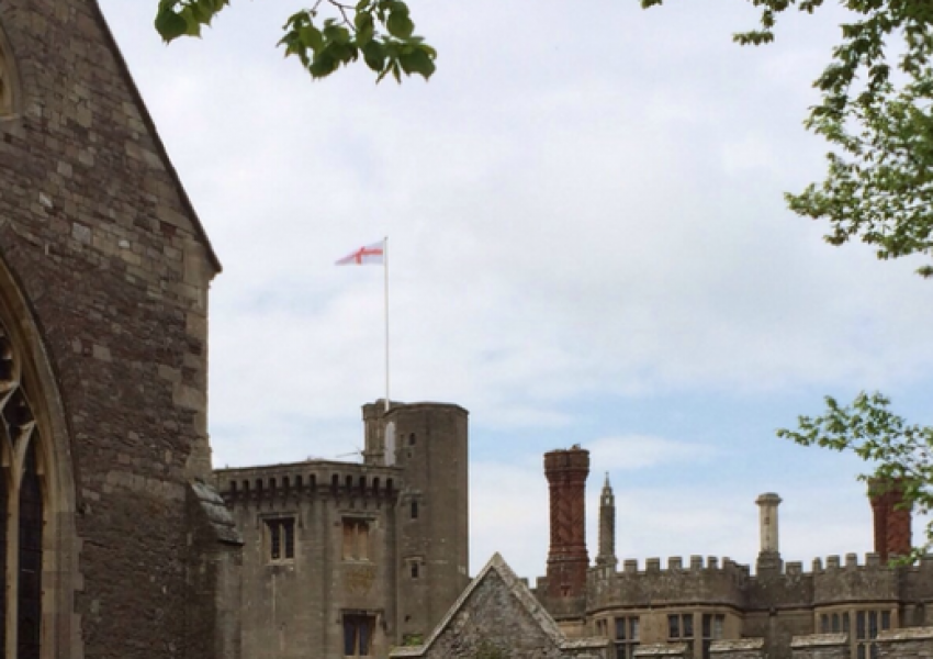 Продават замък в Англия за 8,5 милиона паунда   