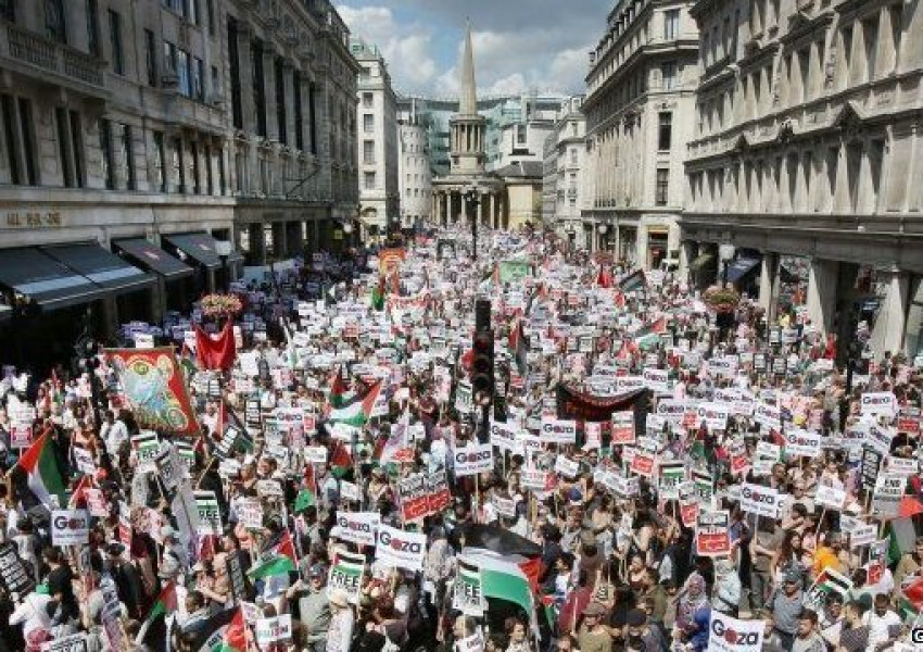 Стотици протестираха в Лондон! (ВИДЕО)