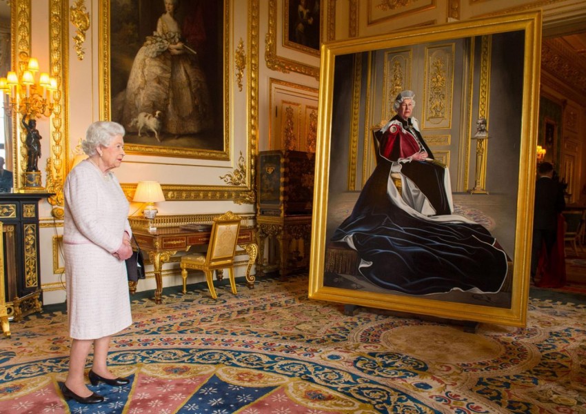 Кралицата представи най-новия си портрет (СНИМКИ)