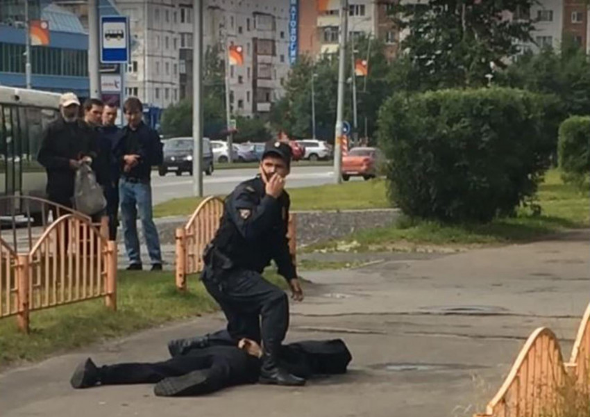 Кървава атака в Русия! Мъж наръга с нож 8 души
