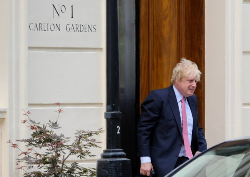 Борис Джонсън все още живее безплатно в резиденцията на Външно министерство