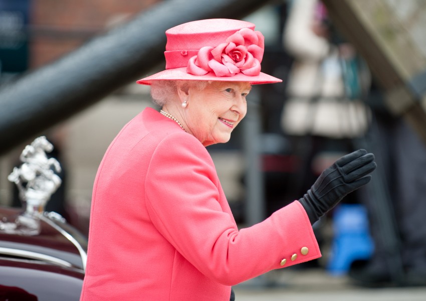Кралица Елизабет II чества 90-годишния си юбилей