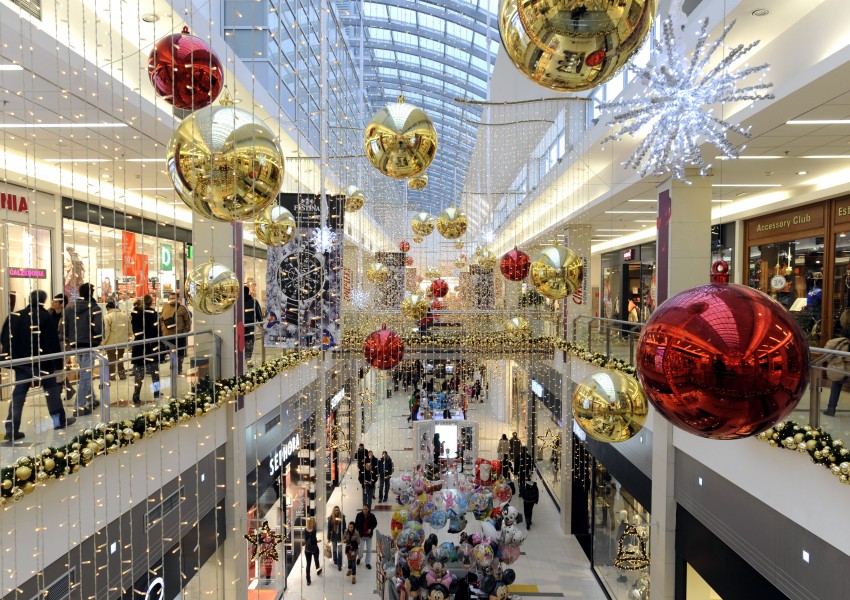 Българите взимат заем за празниците, англичаните харчат милиони за подаръци