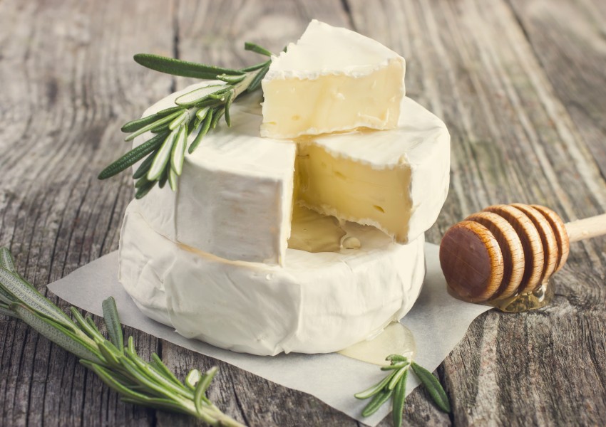 Британските супермаркети вече няма да продават френското сирене „Камембер“