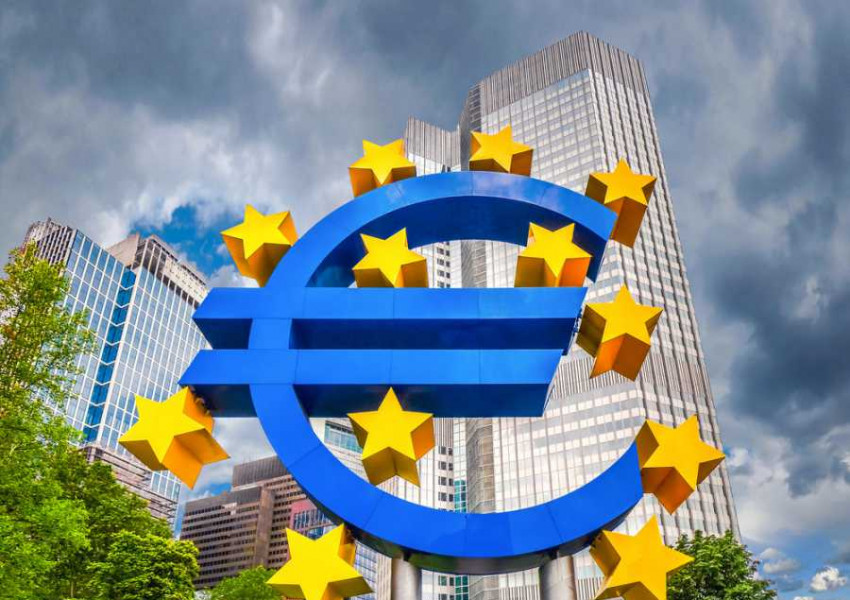 3 години в чакалнята и България приема еврото