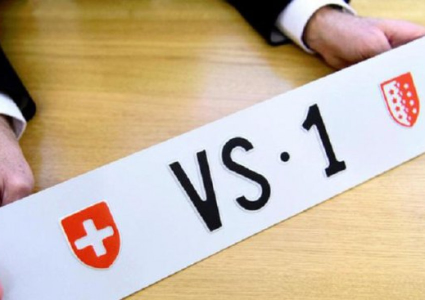 Швейцарец си купи регистрационен номер на колата за над 160 000 франка 