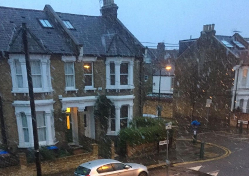 Зимата дойде! Първи снежинки в Лондон (СНИМКИ)