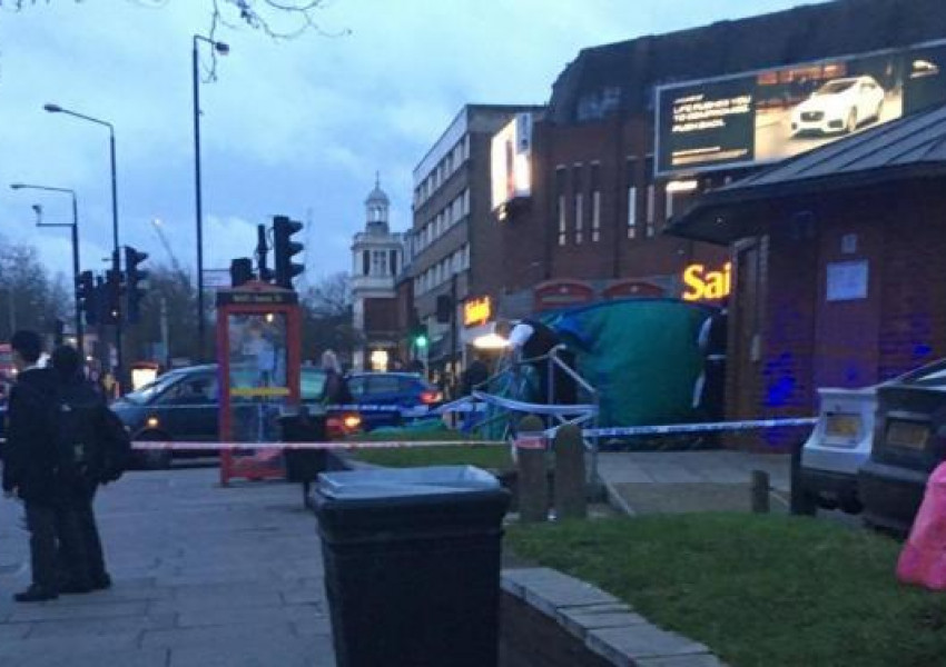 51-годишен мъж почина насред оживена улица в Лондон
