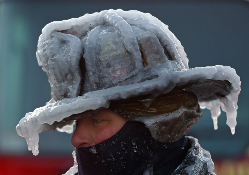 Смразяващи снимки от страшния студ в Америка (СНИМКИ)