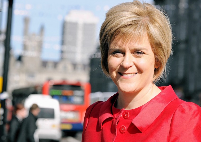 Министърът на Шотландия критикува Мей за арогантни думи