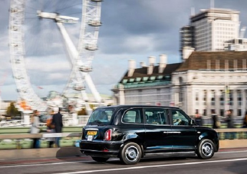 Уникално! Първото електро такси тръгва в Лондон!