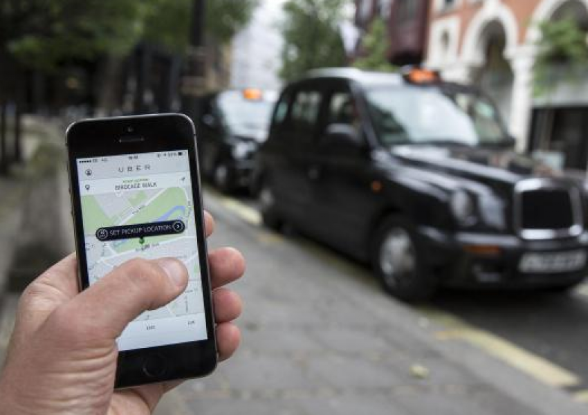 Задължават шофьорите на таксита в Лондон да знаят английски език