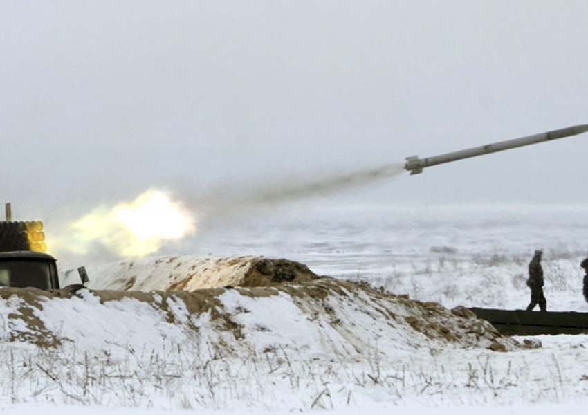 Русия трупа оръжие край украинската граница