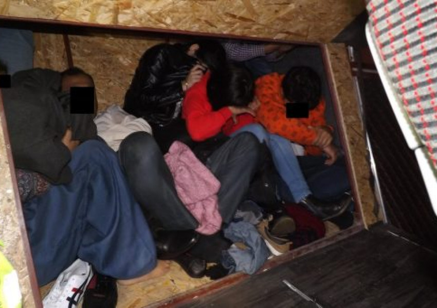 Румънец вкарва незаконни имигранти във Великобритания в камион на ужасите