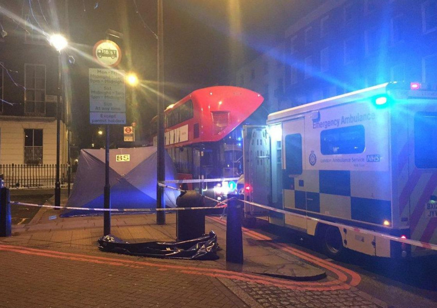 Мъж почина след атака с нож в автобус в Централен Лондон