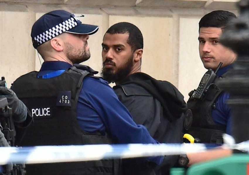 27-годишен лондончанин е заподозреният в тероризъм, хванат с ножове близо до резиденцията на Мей