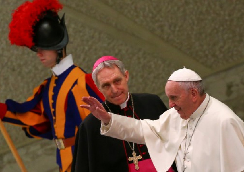 И ковчежникът на Ватикана на съд за сексуални посегателства 