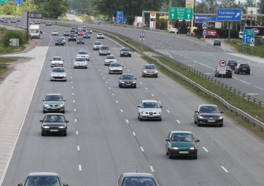 Съдът отмени забраната за непрофесионалните шофьори да не превишават 120 км/ч по магистралите