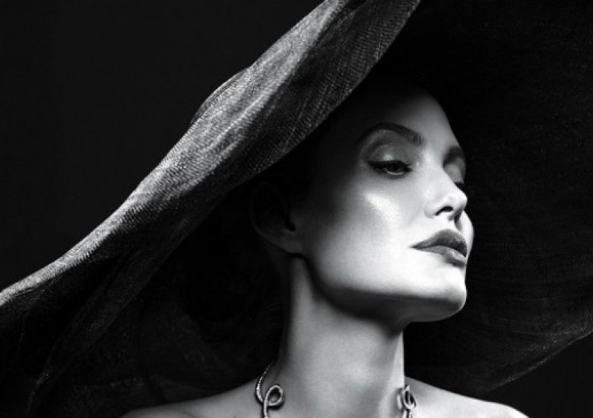 Анджелина Джоли призна: Плаках под душа за Брад Пит