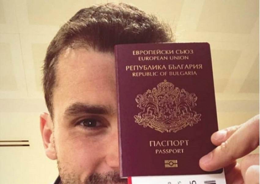 Гришо показа българския си паспорт и замина за Австралия (СНИМКИ)