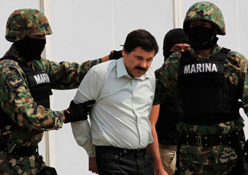 Връщат мексиканския наркобарон Ел Чапо обратно в затвора (ВИДЕО)