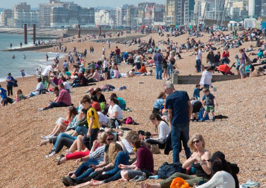 Великобритания посреща най-горещия Великден в историята 