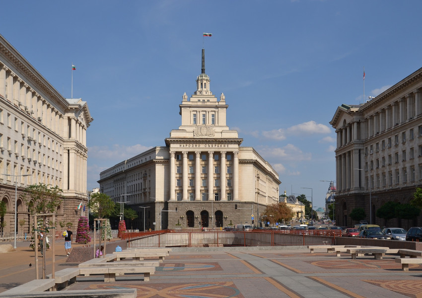 Социологическа агенция: седем партии влизат в българския парламент, ако изборите бяха днес