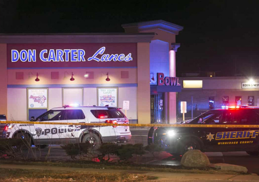 Три жертви, след като нападател открива огън в боулинг зала в Рокфорд, Илинойс