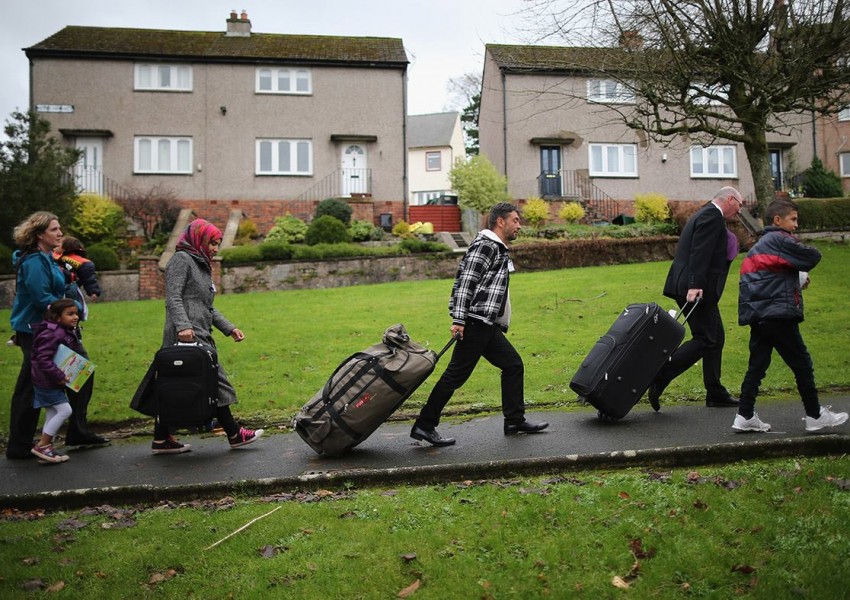 Шотландски остров прие първите 15 семейства от Сирия (СНИМКИ)