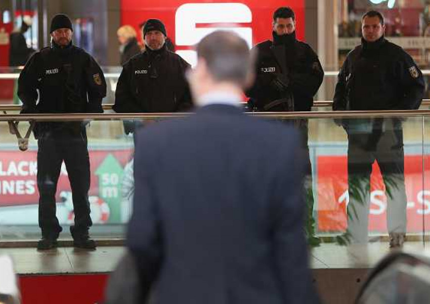 Eвакуираха влак от Амстердам за Берлин заради подозрителни писма