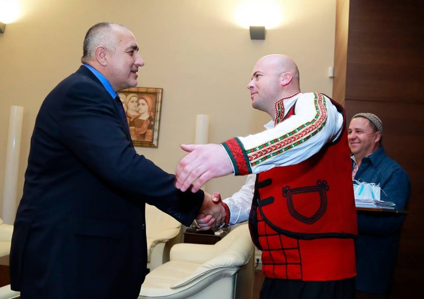 Кметове с носии защитиха термина "турско робство" пред Борисов