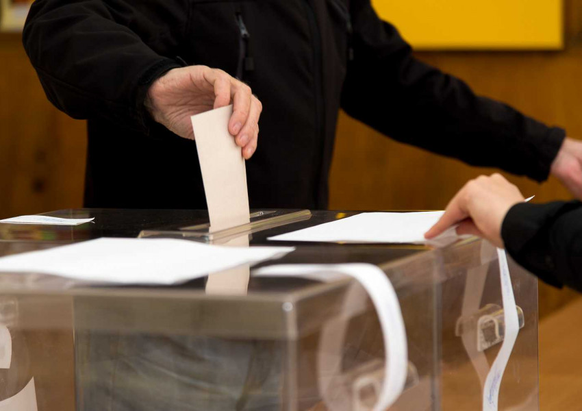 Чрез заявление по образец българите зад граница могат да заявят желанието си за гласуване