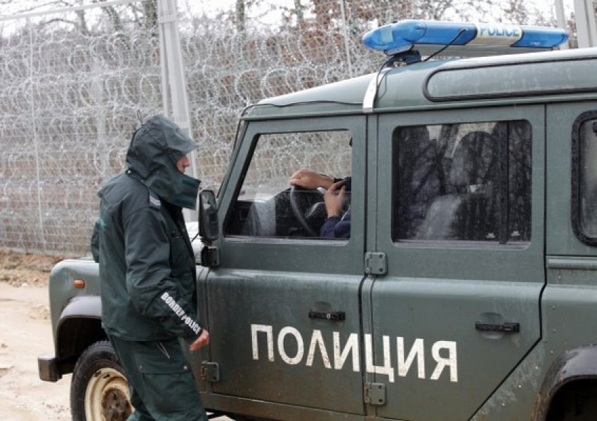 Заловиха 65 нелегални мигранти във влак край "Капитан Андреево"