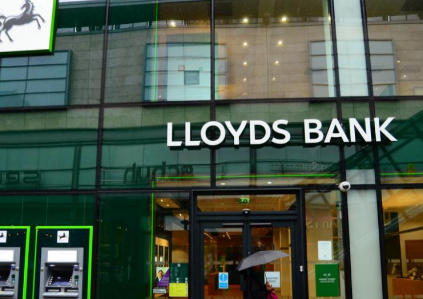 „Лойдс“ премества служители в Брюксел заради „Брекзит“