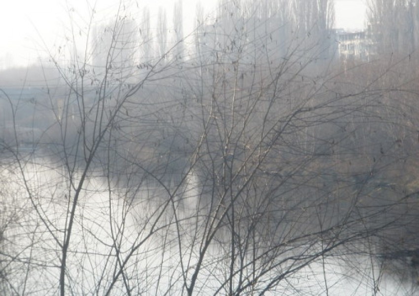 Момиче и момче паднаха в река Марица в Пловдив