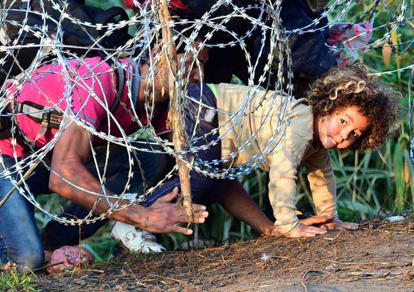 Милиарди долари печалби за трафикантите на мигранти в Европа
