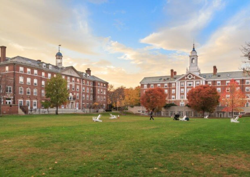 Съдят университета "Харвард" за дискриминация