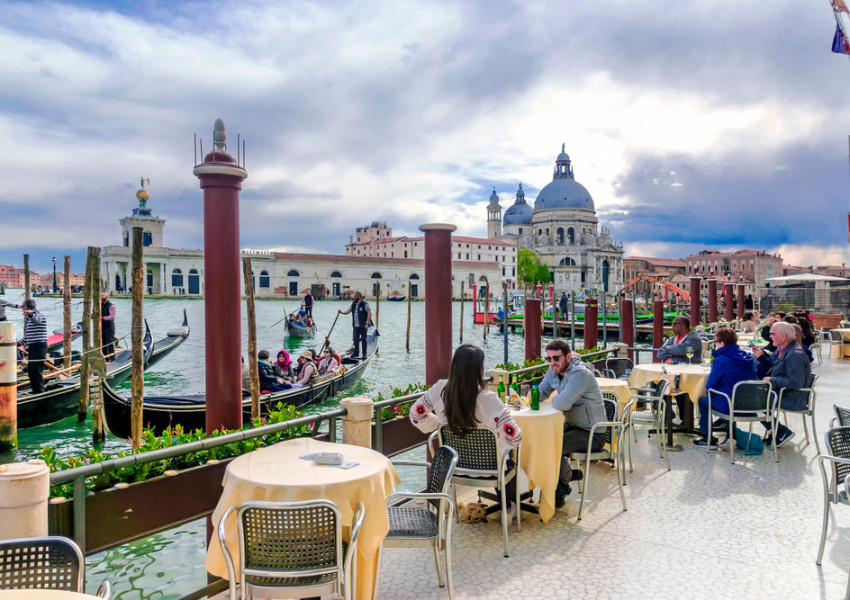 Венеция ще глобява проститутки и пияни туристи