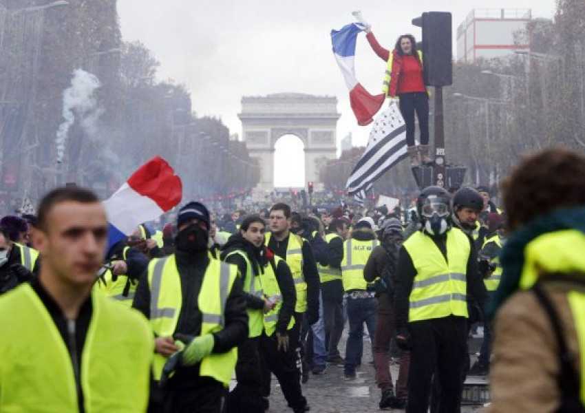 Сблъсъци в центъра на Париж 