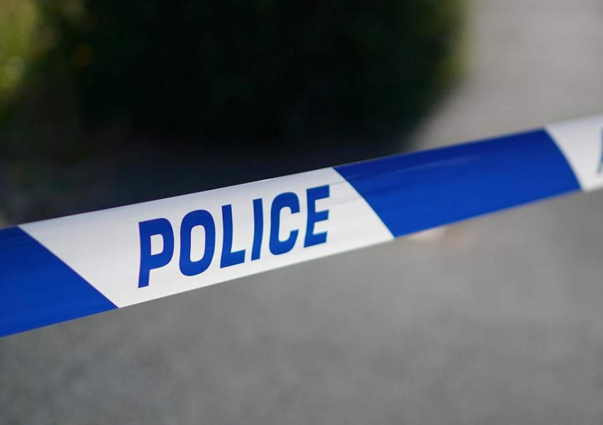 Двама младежи наръгани при жестоко нападение в западен Лондон