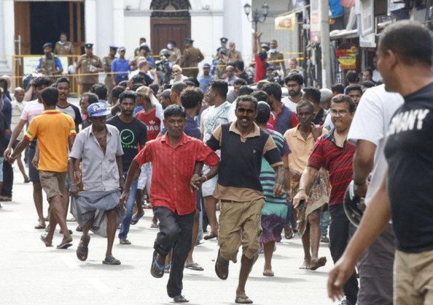 Нова експлозия в Шри Ланка, взриви се бус (СНИМКИ)