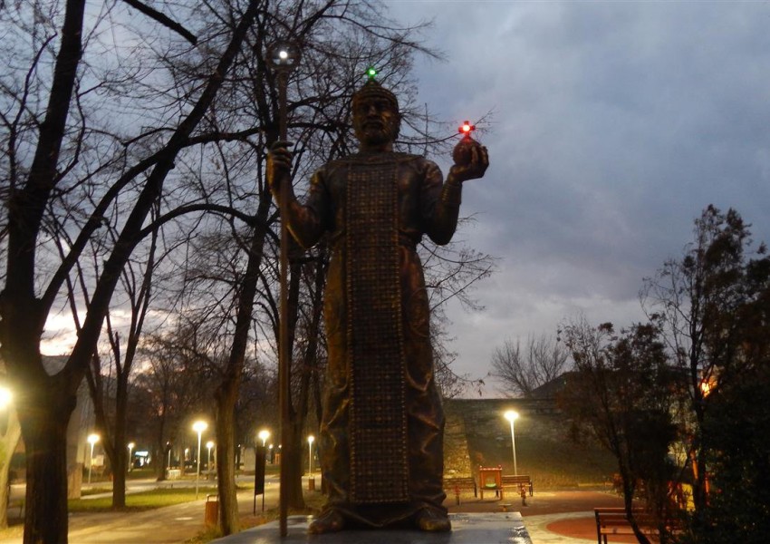Паметник на цар Иван Срацимир светна във Видин (СНИМКИ)