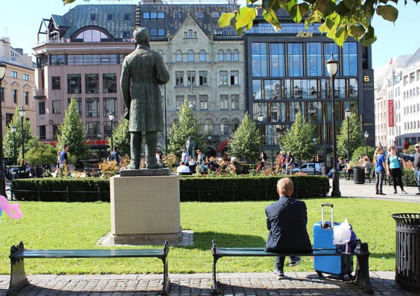 10-те държави, където емигрантите хем изкарват достатъчно, хем имат сводно време