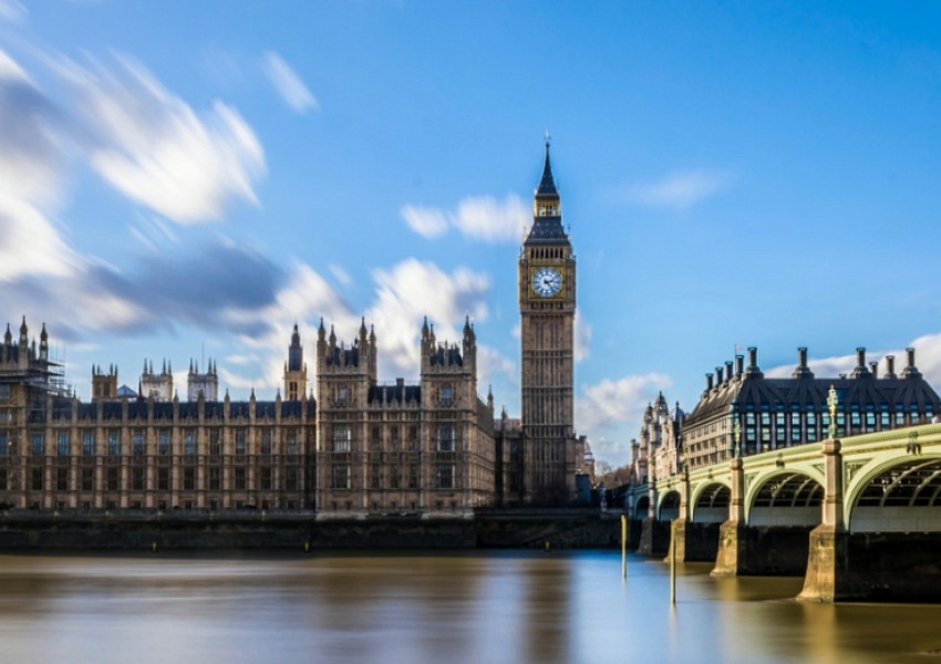 Всеобщо мнение на Острова: Тереза Мей създава "пълна каша" с преговорите за Брекзит