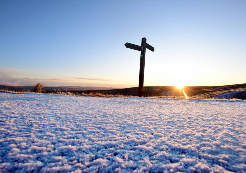 Първи сняг падна и на Острова (СНИМКИ)