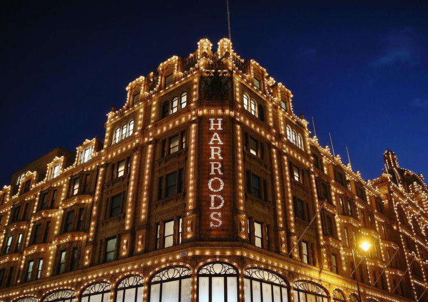 Harrods зарадва десетки с грешка в сайта 