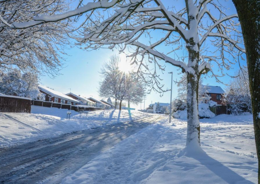 Лед сковава Острова за уикенда 