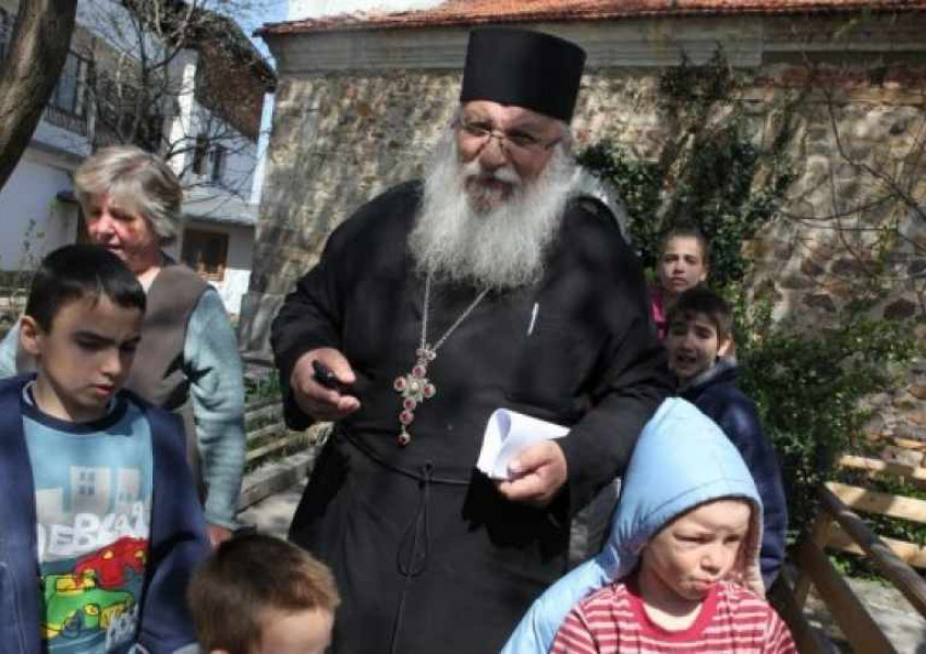 Пожар в приюта на отец Иван 