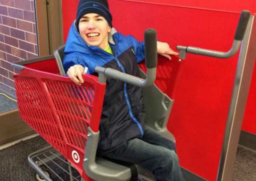 Създадоха количка за пазаруване за хора с увреждания (СНИМКИ)
