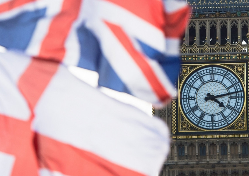 Консерватори и лейбъристи - с изравнени сили на Острова